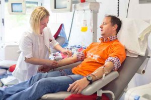 Abogados y farmacéuticos de Tarragona se unen por primera vez para dar sangre
