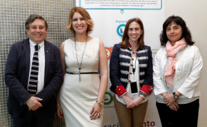 FOTO: Dr. José Miguel Rodríguez González-Moro, jefe de Servicio de Neumología del Hospital Universitario Príncipe de Asturias y miembro del Consejo Asesor de la Fundación Lovexair; Dra. Lorena Soto Retes, alergóloga del Servicio de Neumología y Alergia del Hospital de la Santa Creu i Sant Pau; Natalia Quintela; responsable de Medios y Relaciones Institucionales de Lovexair, y Dra. Àngels Costa, responsable de Relación con Pacientes de Novartis