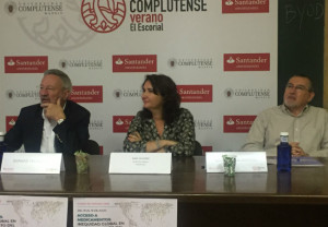 Dr. Germán Velásquez, Sara Valverde y Luis Montiel, durante el acto de inauguración del curso