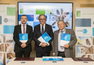 Andoni Lorenzo, presidente del Foro Español de Pacientes (FEP) Ángel Luis Rodríguez de la Cuerda, secretario general de AESEG Juan Manuel Ortiz Carranza, presidente de la Alianza General de Pacientes (AGP)
