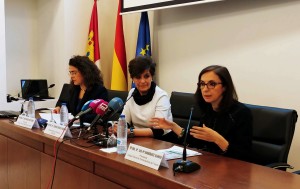 Natividad Laín, y por el COF Toledo, Ana María Rodríguez; así como la jefa del área de Farmacia del SESCAM, Carmen Encinas.