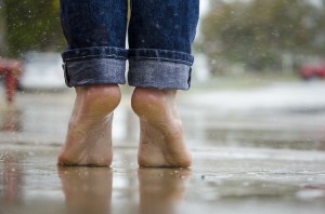 barefoot-1835661_640