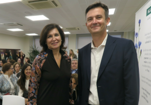 Laurent Coupé y Rosa Mª Valls, durante la presentación de la Escuela