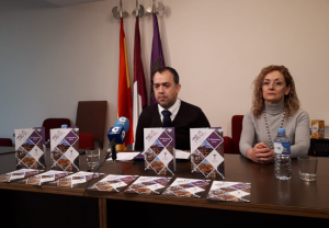 Francisco Javier Jimeno; y la secretaria técnica del COF toledano Mª José Martínez.