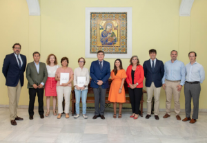 Foto de familia de los diferentes representantes que participan en esta campaña