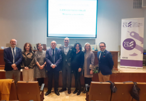 Foto de familia de los organizadores y patrocinadores de la Jornada
