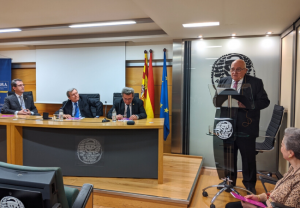 Imagen del discurso de ingreso del nuevo académico, José María Ventura