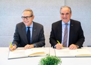 Farmacéuticos y la Asociación Española contra el cáncer