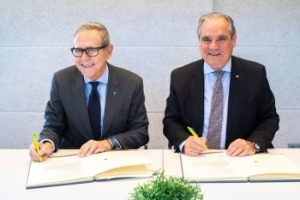 Farmacéuticos y la Asociación Española contra el cáncer