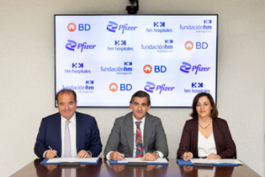 De izquierda a derecha: 
1. D. Sergio Rodríguez. Director General de Pfizer España
2. Dr. Juan Abarca Cidón. Presidente HM Hospitales 
3. Dña. Lourdes Jiménez López. Directora General de BD España y Portugal