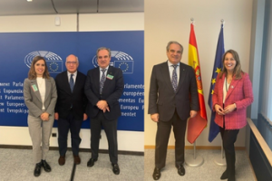 Aguilar se reúne con los principales partidos españoles en el Parlamento Europeo