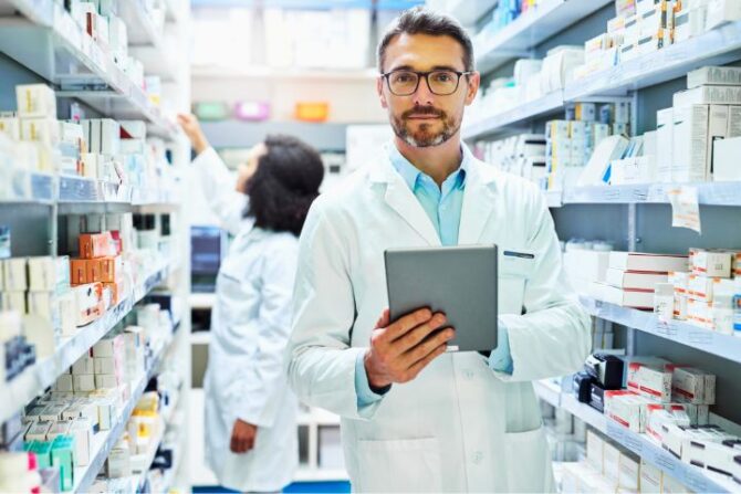 farmacéuticos adjuntos